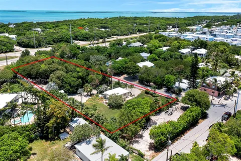 306 Lime St, Key Largo FL 33037