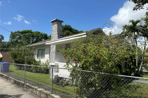 102 NW 33rd st, Miami FL 33127