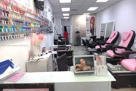 6790 Collins AVE, Miami Beach FL 33141