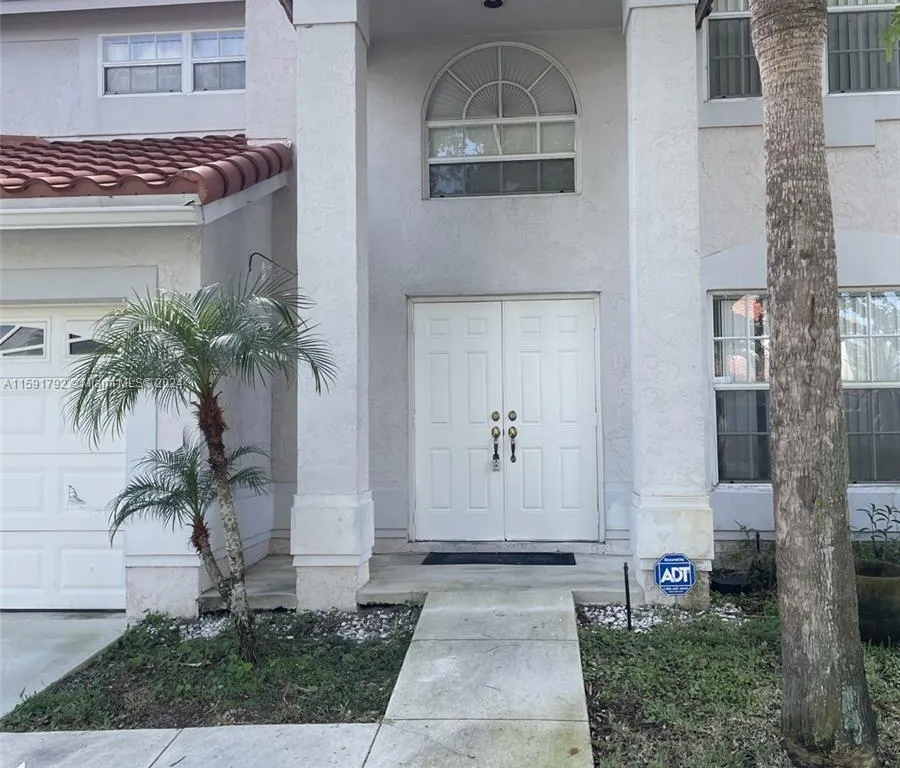 10664 Oak Lake Way, Boca Raton FL 33498