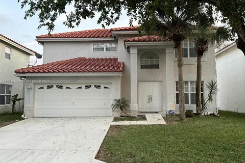 10664 Oak Lake Way, Boca Raton FL 33498