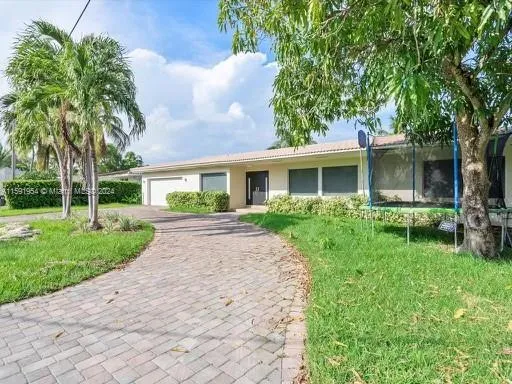 16473 NE 31st Ave, North Miami Beach FL 33160