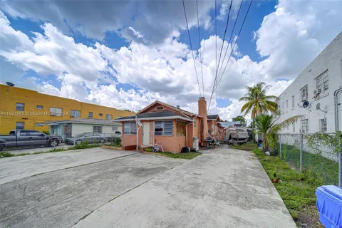 536 NW 23rd Ct, Miami FL 33125