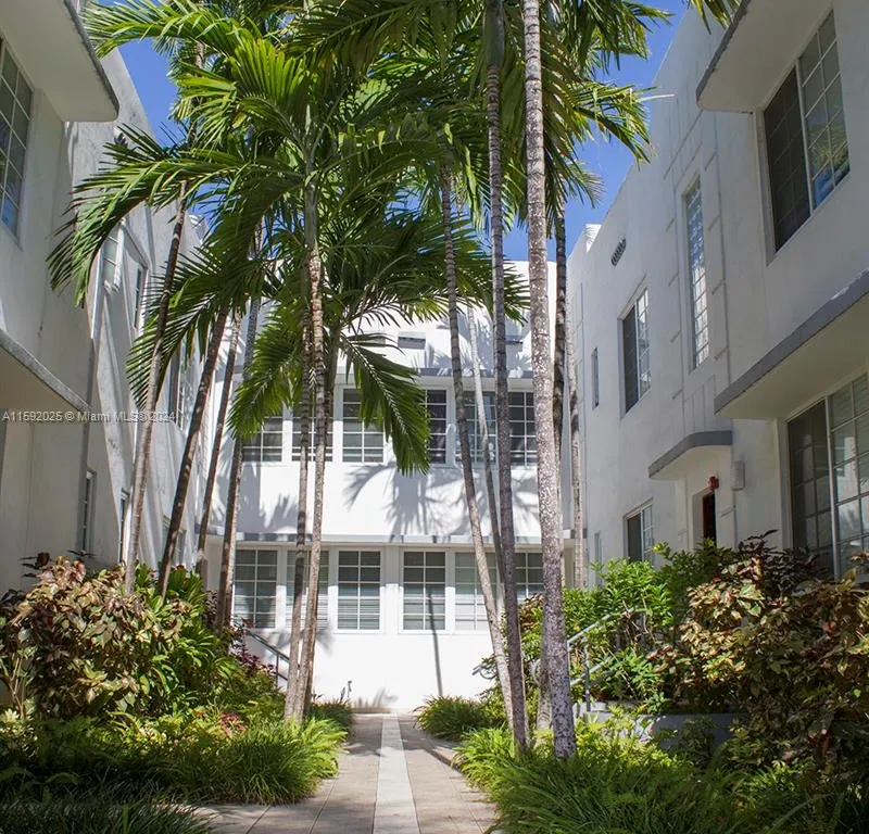 1000 Meridian Ave # 2, Miami Beach FL 33139