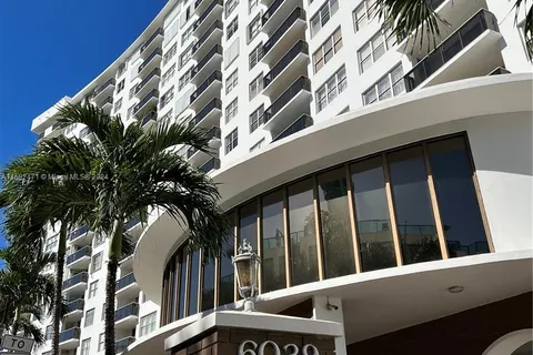 6039 Collins Ave # 1034, Miami Beach FL 33140