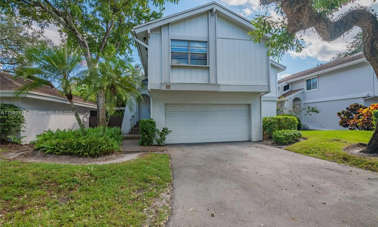 36 Eastmont Rd, Hollywood FL 33021