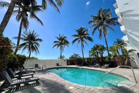 335 Ocean Dr # 210, Miami Beach FL 33139