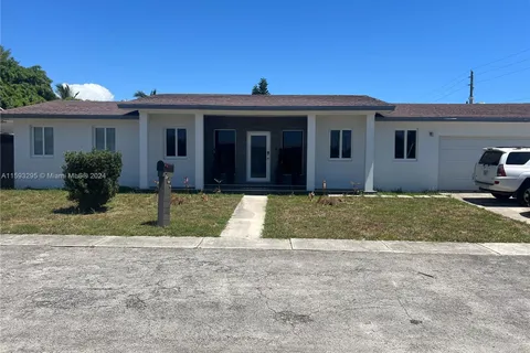 700 NW 9th Ct, Hallandale Beach FL 33009