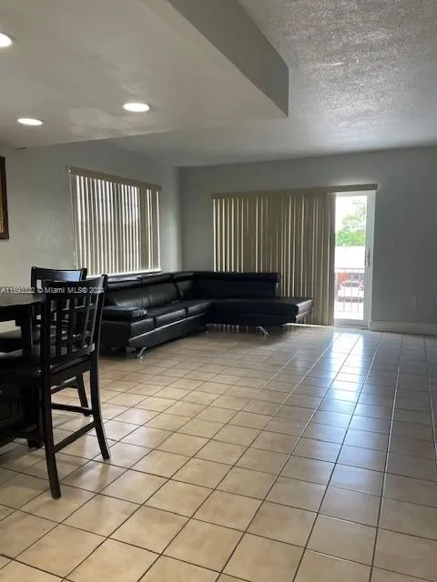 6600 W 2nd Ct # B21, Hialeah FL 33012