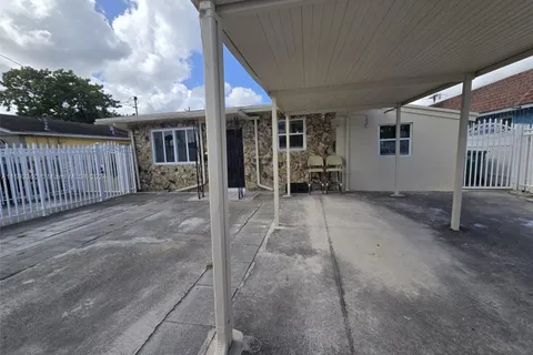 880 NW 26th Ave, Miami FL 33125