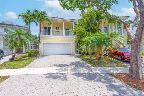 357 NE 35th Ter, Homestead FL 33033