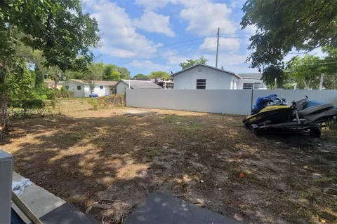 1420 NW 58th Ter, Miami FL 33142