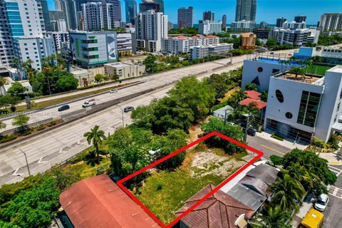 367 SW 11th St, Miami FL 33130