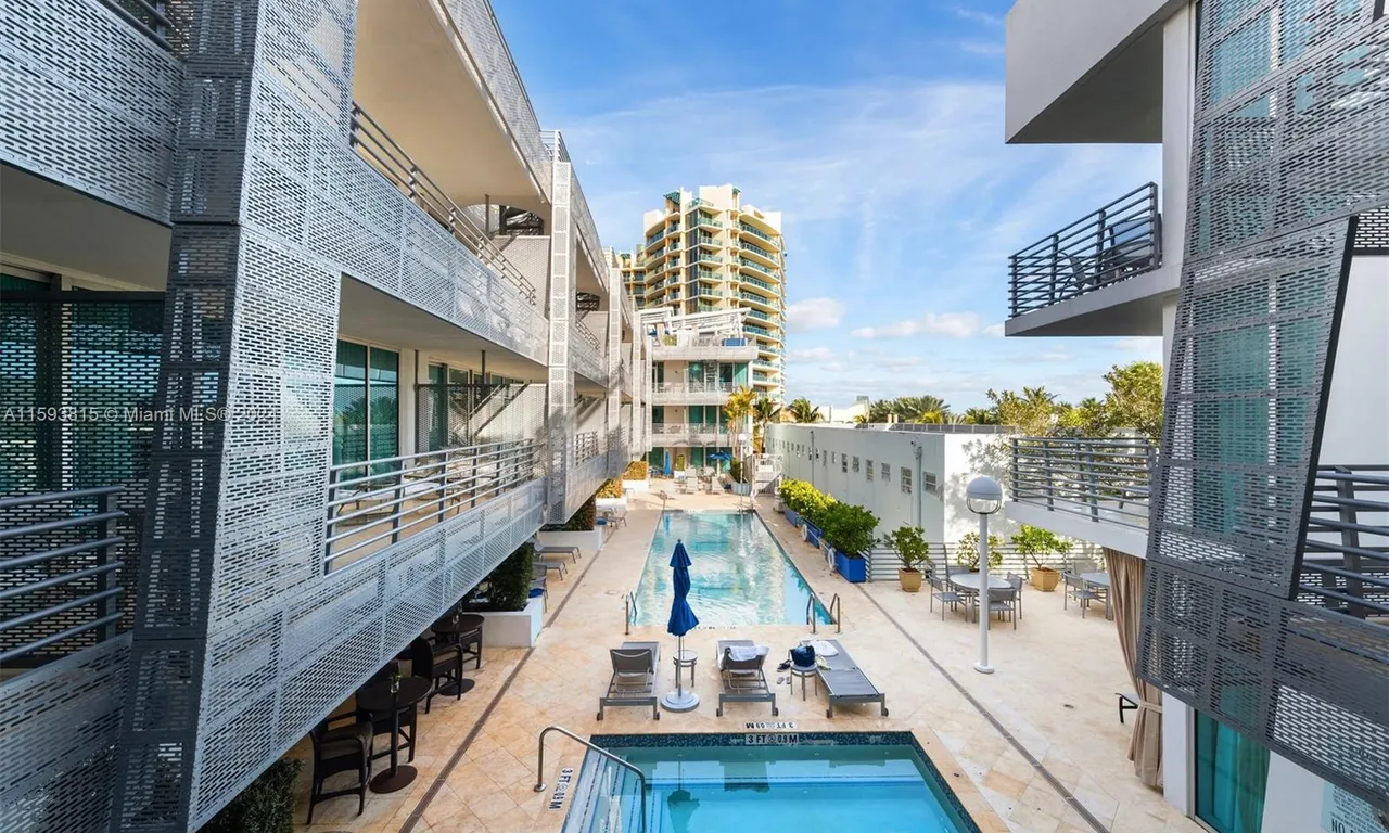 1437 Collins Ave # 327, Miami Beach FL 33139