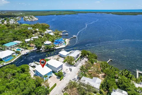 68 S Bass Avenue, Key Largo FL 33037