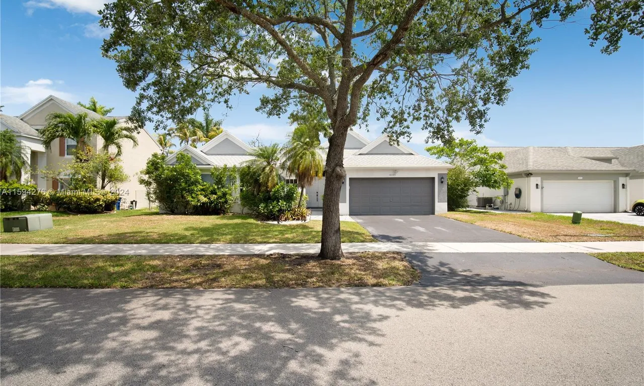 10185 Grove Ln, Cooper City FL 33328