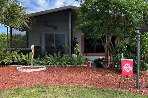 7058 SE Delegate St, Hobe Sound FL 33455