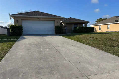 1114 NE 13th St, Other City - In The State Of Florida FL 33909