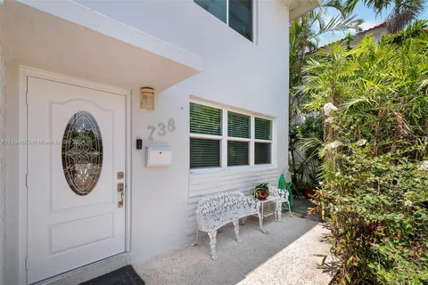 738 86th St, Miami Beach FL 33141