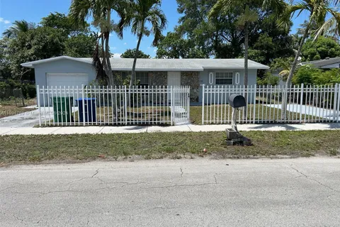 755 NW 142nd St, Miami FL 33168