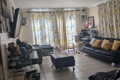 4166 Inverrary Dr # 301, Lauderhill FL 33319