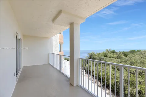 200 Wrenn St # 405, Plantation Key FL 33070