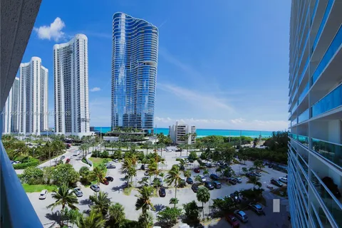 100 Bayview Dr # 810, Sunny Isles Beach FL 33160