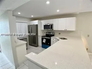 399 Lakeview Dr # 101, Weston FL 33326