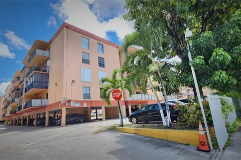 1910 W 56th St # 3225, Hialeah FL 33012