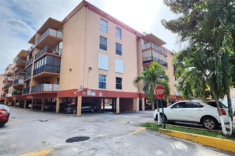 1910 W 56th St # 3225, Hialeah FL 33012