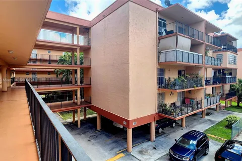 1910 W 56th St # 3225, Hialeah FL 33012