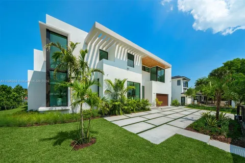 4425 Adams Ave, Miami Beach FL 33140