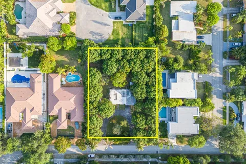 7800 SW 110th St, Pinecrest FL 33156