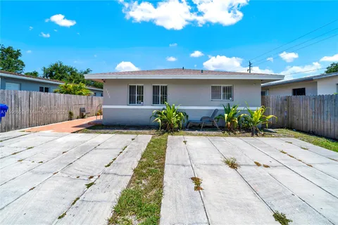 1786 - 1788 NW 47th Ter, Miami FL 33142