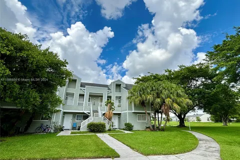 3465 NW 44th St # 105, Oakland Park FL 33309