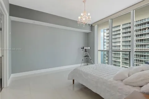 475 Brickell Ave # 5109, Miami FL 33131