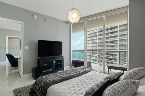 475 Brickell Ave # 5109, Miami FL 33131