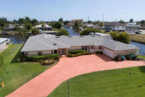 3528 SE 16th PL, Cape Coral FL 33904