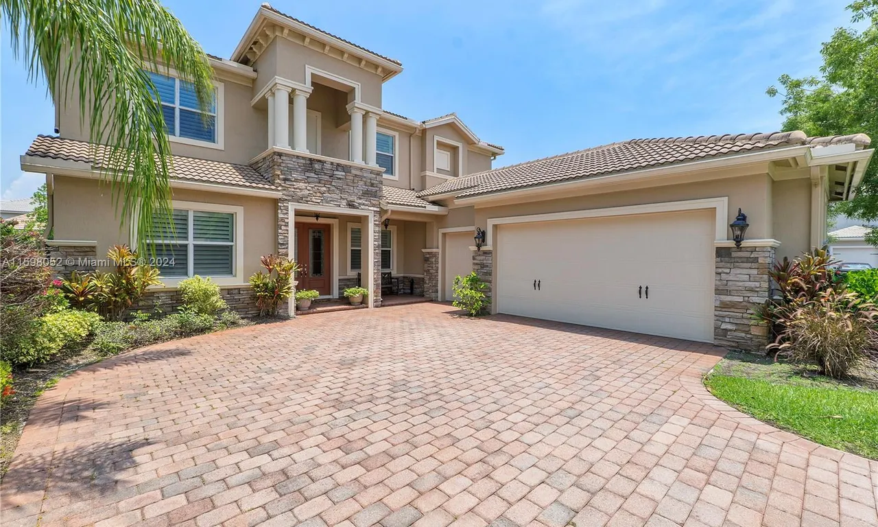 8947 Cypress Grove Ln, Royal Palm Beach FL 33411