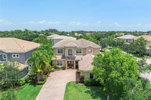 8947 Cypress Grove Ln, Royal Palm Beach FL 33411