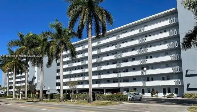 1000 NE 14th Ave # 211, Hallandale Beach FL 33009