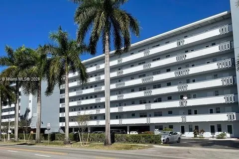 1000 NE 14th Ave # 211, Hallandale Beach FL 33009