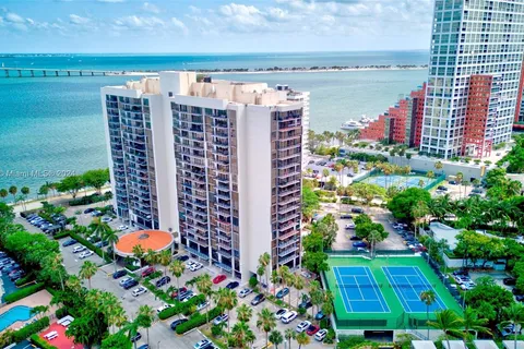 1450 Brickell Bay Dr # 615, Miami FL 33131