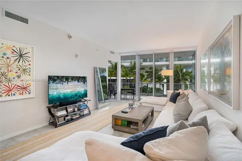 801 S Pointe Dr # 203, Miami Beach FL 33139