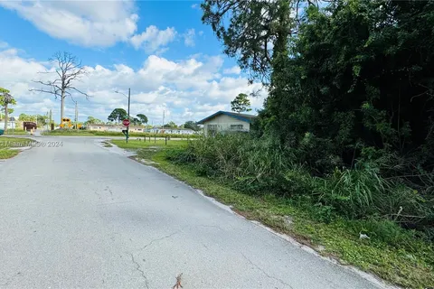 3303 Avenue J, Fort Pierce FL 34947