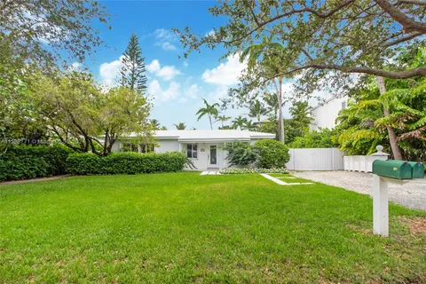 442 Warren Ln, Key Biscayne FL 33149