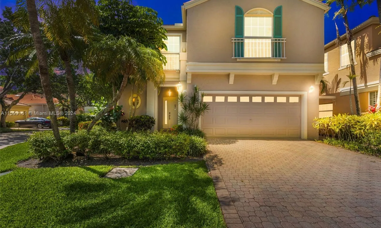 28 Via Verona, Palm Beach Gardens FL 33418