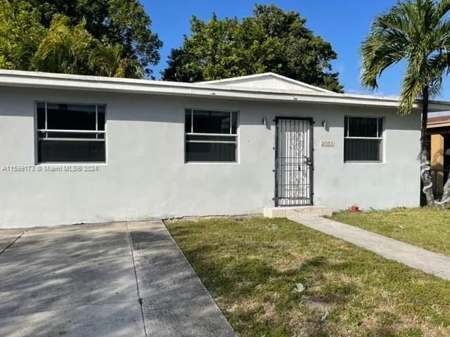 2031 NW 68 ST, Miami FL 33147