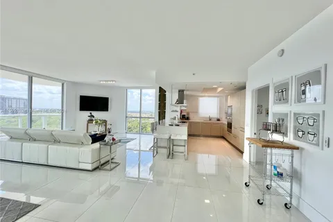 17111 Biscayne Blvd # 1202, North Miami Beach FL 33160