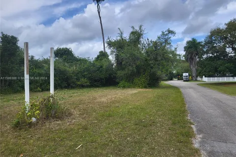 299 SW 174, Homestead FL 33030